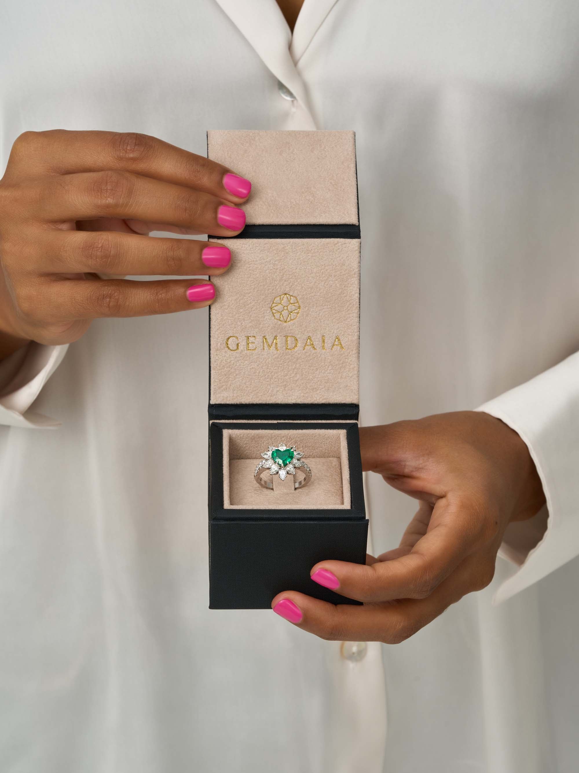 Natural Colombian Emerald & Diamond Platinum Ring