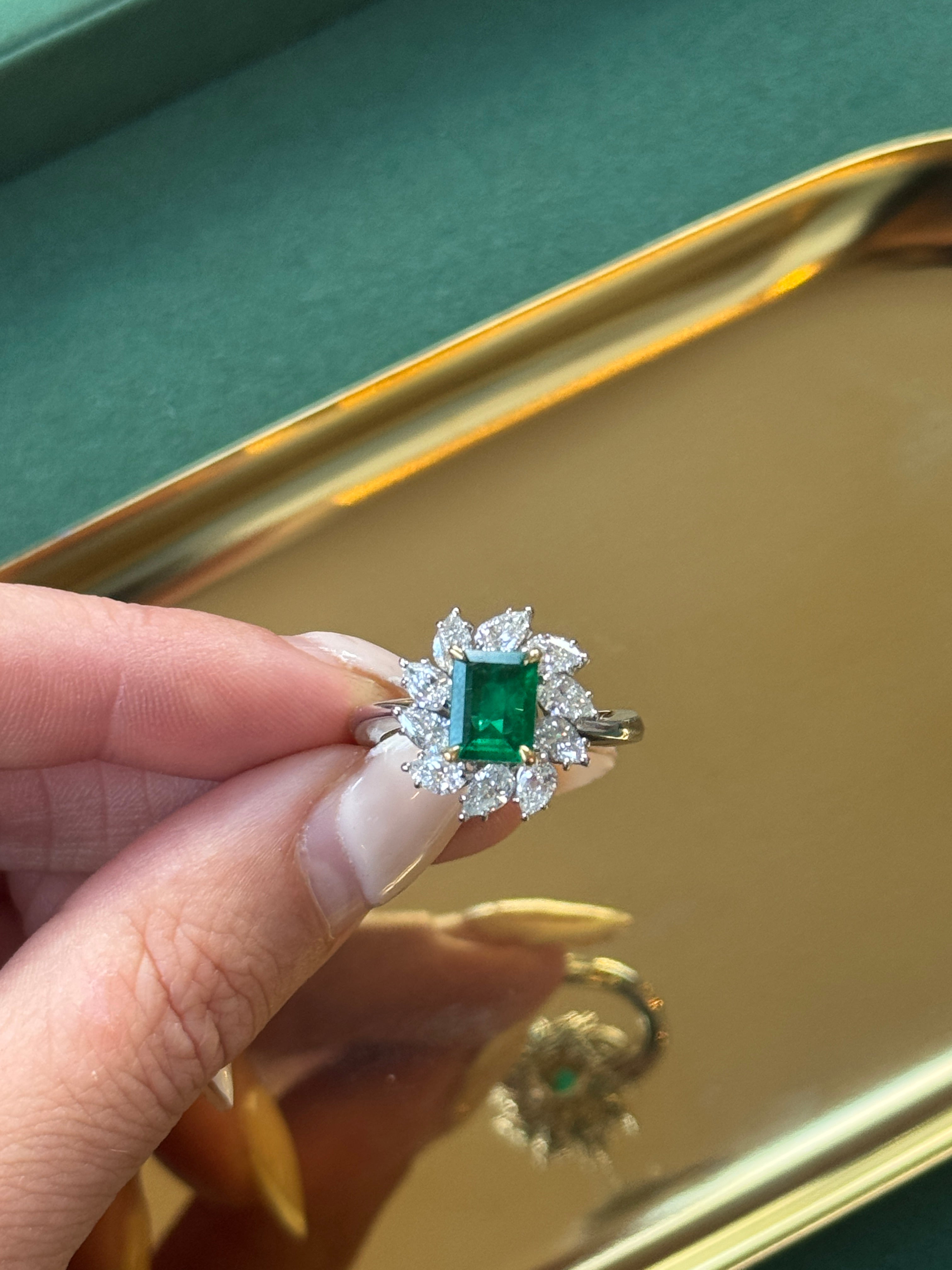 Natural Emerald & Diamond Ring