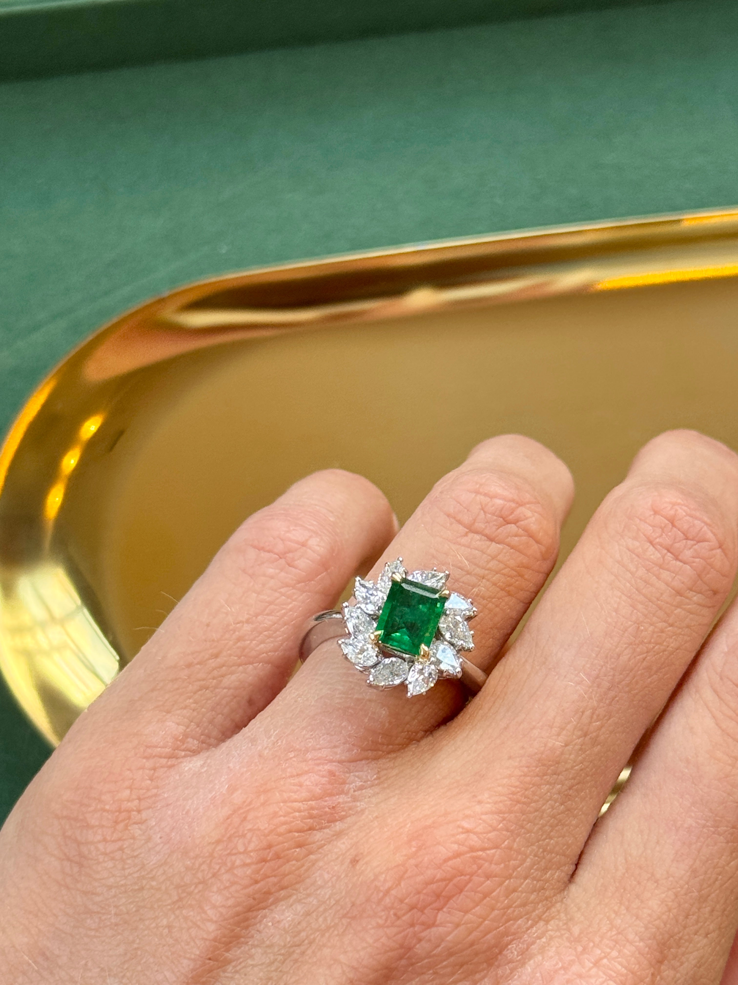 Natural Emerald & Diamond Ring